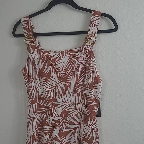Derek Heart Red and White Leaf Print Jump Suit  Size M - Picture 4 of 9